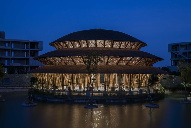 Stunning architecture of the restaurant in Cuc Phuong forest: 100% bamboo, majestic dome like a castle - Photo 7.