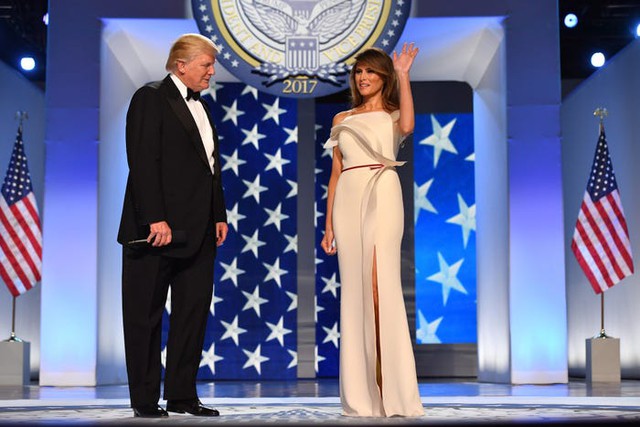 Thời trang của các Đệ nhất phu nhân Mỹ trong lễ nhậm chức tổng thống của chồng - Ảnh 2.