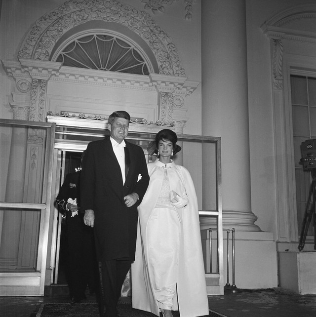 Thời trang của các Đệ nhất phu nhân Mỹ trong lễ nhậm chức tổng thống của chồng - Ảnh 17.