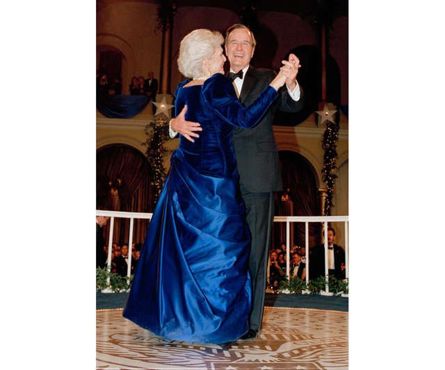Thời trang của các Đệ nhất phu nhân Mỹ trong lễ nhậm chức tổng thống của chồng - Ảnh 11.