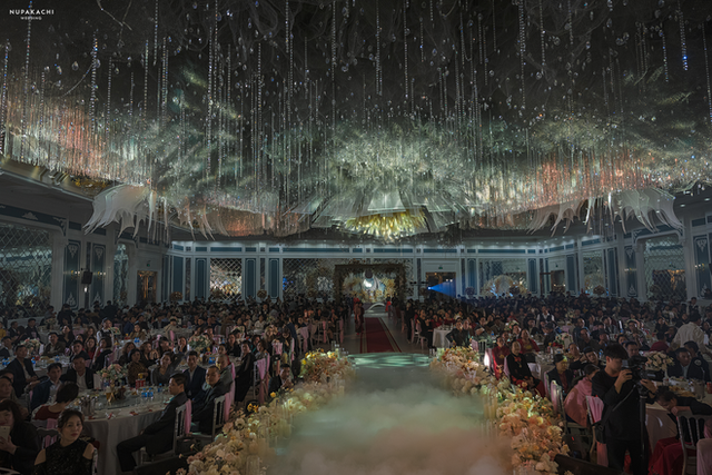 Đám cưới “cổ tích” tại Bắc Ninh: Bố tự tay thiết kế hôn lễ cho con gái, chi phí hơn 30 tỷ, gần 300 xế hộp xếp chật kín đường - Ảnh 6.