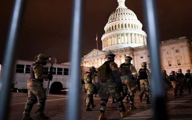 Lực lượng Vệ binh Quốc gia đảm bảo an ninh tại Điện Capitol. Ảnh: Jacquelyn Martin | AP