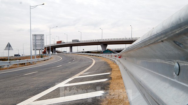 Nút giao Vành đai 3 với cao tốc Hà Nội - Hải Phòng trước ngày thông xe - Ảnh 1.