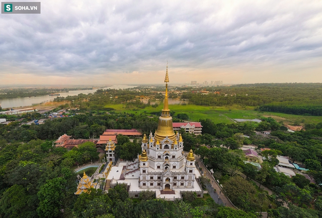  [Ảnh] Ngắm vẻ đẹp huyền bí của ngôi chùa lọt top đẹp nhất thế giới tọa lạc tại TP.Thủ Đức - Ảnh 21.