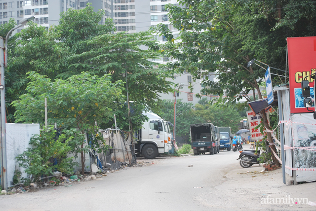 Hà Nội: Chung cư không có đường vào, ở 3 năm không có sổ, cư dân bức xúc treo băng rôn tố chủ đầu tư lừa đảo - Ảnh 7.