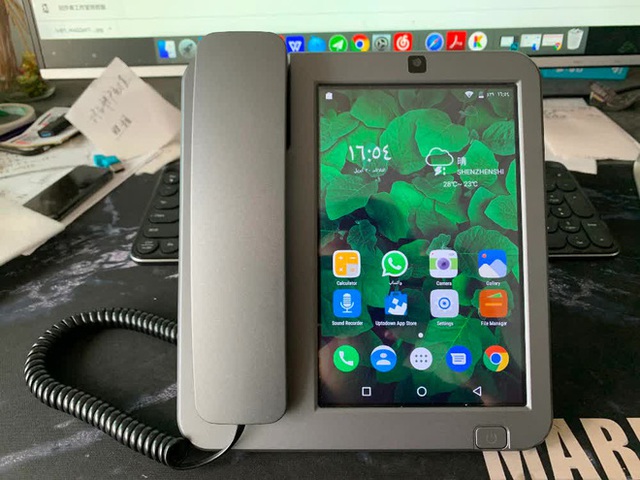 Cận cảnh chiếc điện thoại bàn thông minh chạy Android đang hot trên MXH những ngày qua - Ảnh 3.