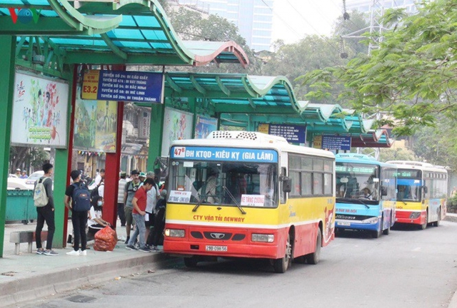 Hành khách đi xe buýt, vận tải công cộng vào Hà Nội cần những thủ tục gì? - Ảnh 1.