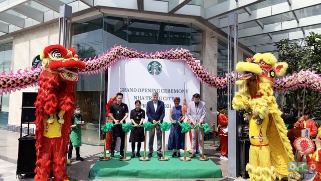  Tượng đài đằng sau thành công của Starbucks và cơn sốt mang hình ảnh nàng tiên cá 2 chân ở Việt Nam - Ảnh 8.