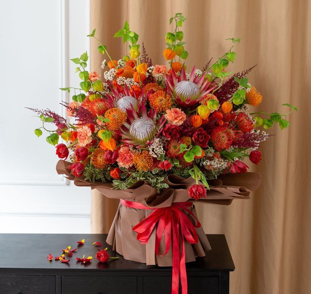 Ngày 20/10: Khách sang vẫn đặt hoa nhập khẩu hàng chục triệu, hoa lạ giá bình dân đắt khách - Ảnh 4.