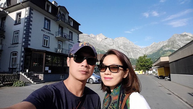 MC bị thời gian bỏ quên tại VTV giờ ra sao khi cưới vợ kém 14 tuổi? - Ảnh 3. MC bị thời gian bỏ quên tại VTV giờ ra sao khi cưới vợ kém 14 tuổi? - Ảnh 3.