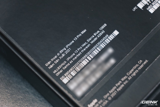 Mở hộp iPhone 13 Pro Max chính hãng đang cháy hàng tại Việt Nam - Ảnh 2. Mở hộp iPhone 13 Pro Max chính hãng đang cháy hàng tại Việt Nam - Ảnh 2.