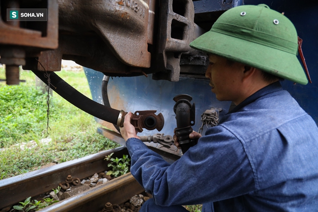  Cận cảnh đoàn tàu đường sắt chở container chạy thẳng từ Việt Nam đi châu Âu - Ảnh 10.