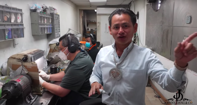  Johnny Đặng hé lộ đại gia Việt Nam đặt làm nhẫn kim cương 3 tỷ - Ảnh 3.