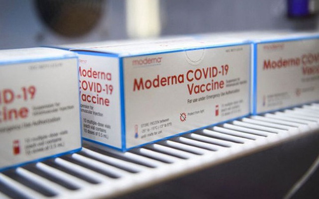Các hộp đựng vaccine Moderna phòng COVID-19.