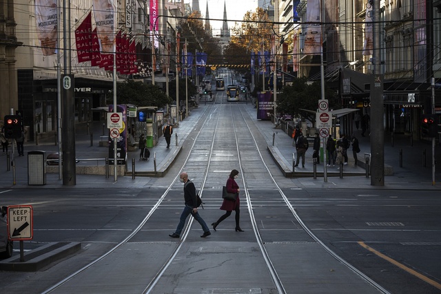 Melbourne - thành phố phong tỏa lâu nhất thế giới: Hơn 8 tháng đóng cửa, cả kinh tế và người dân đều kiệt quệ, buộc phải từ bỏ zero Covid - Ảnh 3.
