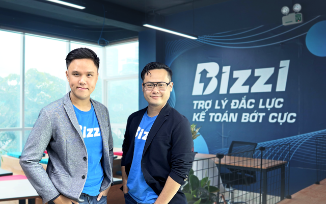 Hai Cofounder của Bizzi - Vũ Trọng Nghĩa (phải) và Nguyễn Bảo Nguyên (trái).