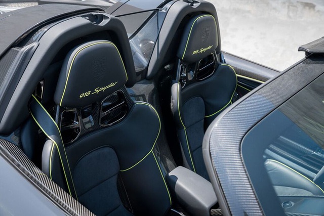 Đại gia Việt chơi lớn: Dùng máy bay chở siêu xe trăm tỷ Porsche 918 Spyder về nước - Ảnh 6. Đại gia Việt chơi lớn: Dùng máy bay chở siêu xe trăm tỷ Porsche 918 Spyder về nước - Ảnh 6.