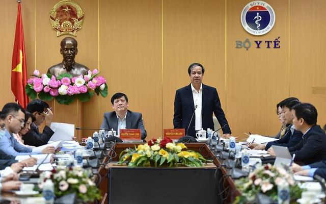 Bộ trưởng Bộ GDĐT Nguyễn Kim Sơn và Bộ trưởng Bộ Y tế Nguyễn Thanh Long chủ trì cuộc họp giữa hai Bộ. Ảnh (Bộ GD&ĐT)