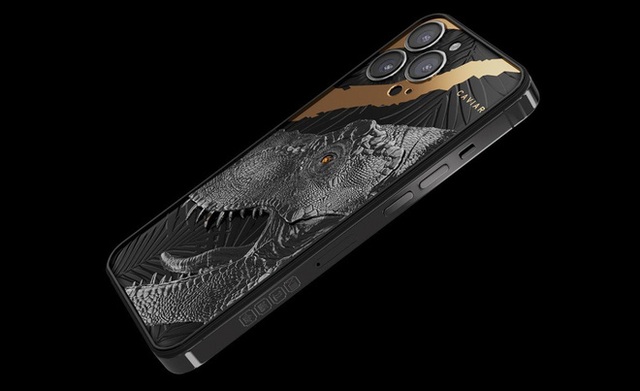 Chiếc iPhone 13 đính kèm mảnh răng khủng long bạo chúa T-Rex, giá 9.000 USD - Ảnh 2.