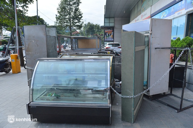  Vụ Highlands Coffee ở Hà Nội bị tố chây ì trả tiền thuê mặt bằng, đưa hàng chục nhân viên đến gây rối trật tự: Bảo vệ kể lại thời điểm xảy ra xô xát - Ảnh 3.
