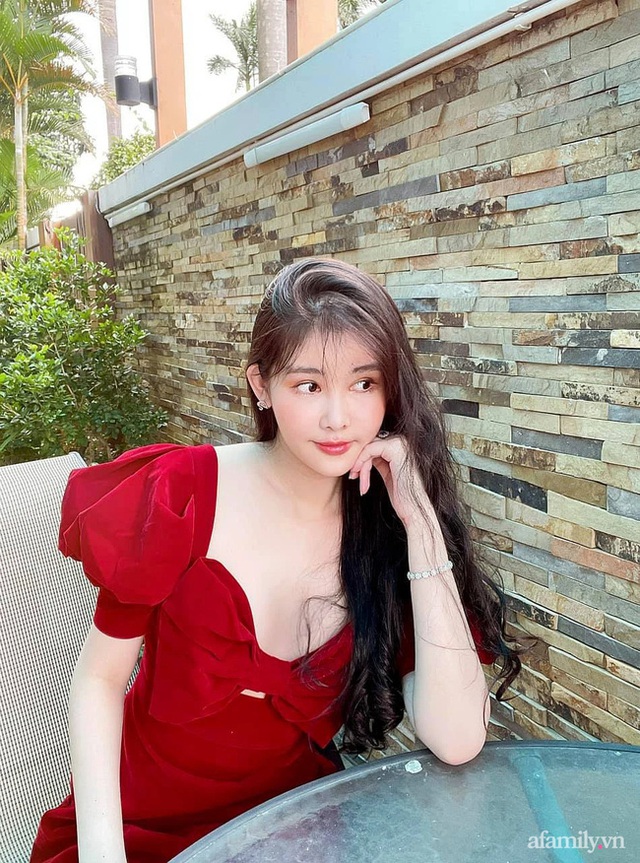 Phỏng vấn Lê Âu Ngân Anh: Từ Hoa hậu thị phi đến Giảng viên ĐH, được thăng chức cao ở tuổi 26, sắp tới còn có dự định siêu hay ho - Ảnh 2. Phỏng vấn Lê Âu Ngân Anh: Từ Hoa hậu thị phi đến Giảng viên ĐH, được thăng chức cao ở tuổi 26, sắp tới còn có dự định siêu hay ho - Ảnh 2.