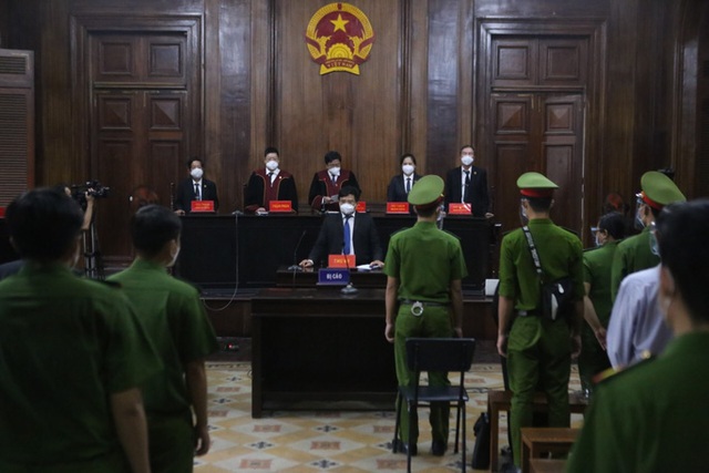  Bị cáo Nguyễn Thành Tài lãnh 5 năm tù, nữ đại gia Dương Thị Bạch Diệp bị tuyên chung thân  - Ảnh 1.