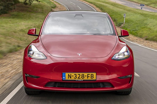 VinFast VF e35 đấu Tesla Model Y: Mẫu xe Việt có lợi thế về công nghệ và trang bị, chỉ còn đợi mức giá hợp lý - Ảnh 4.