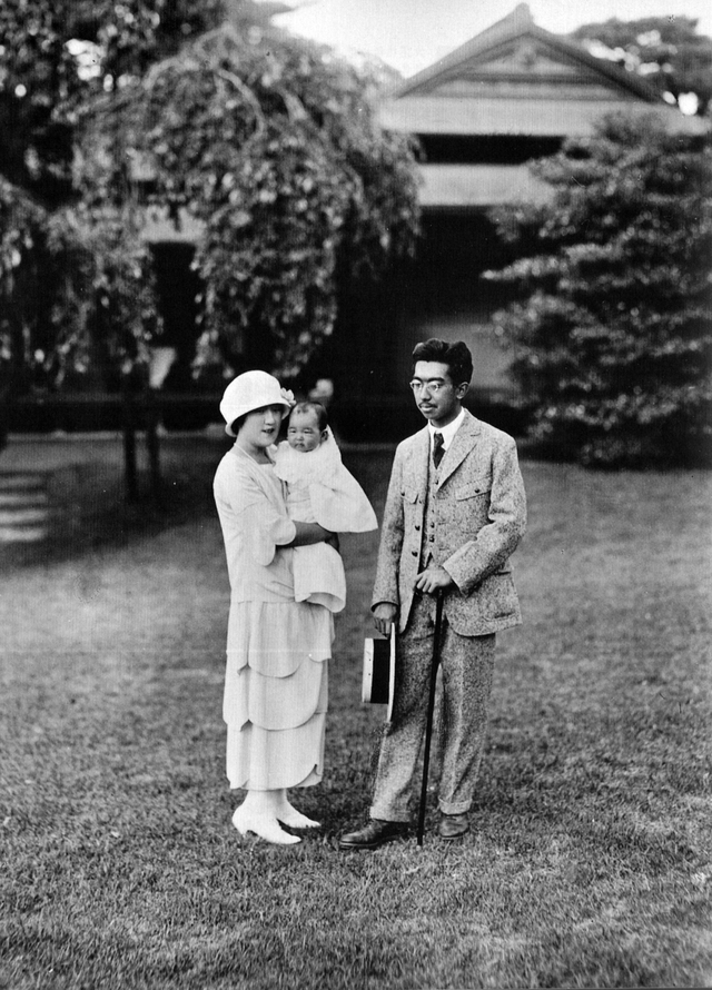 Hoàng hậu nổi tiếng nhất Nhật Bản: Người mẹ chồng cay nghiệt khiến con dâu mất giọng nói hóa ra là quốc mẫu được dân chúng sùng bái - Ảnh 17.