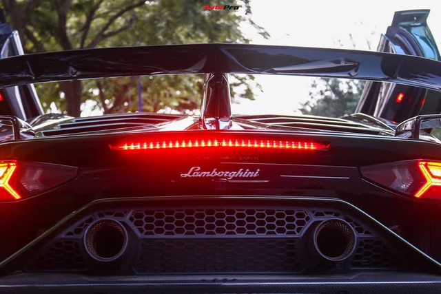Lamborghini Aventador SVJ của CEO Pharmacity được độ thêm chi tiết nhận diện đặc trưng, chi phí chỉ bằng 1/10 so với option chính hãng - Ảnh 19.