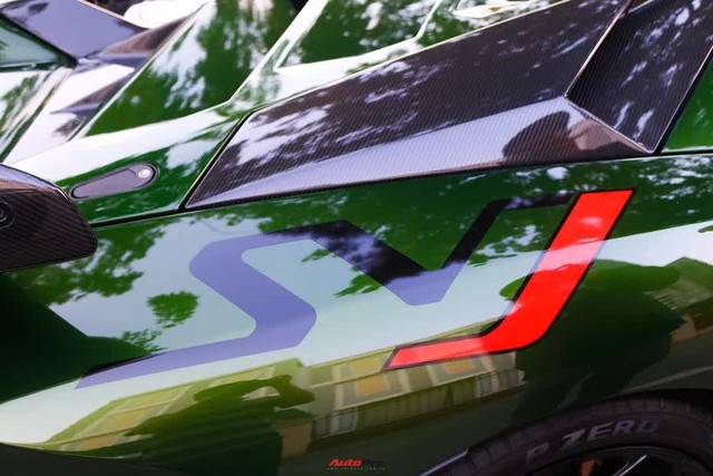 Lamborghini Aventador SVJ của CEO Pharmacity được độ thêm chi tiết nhận diện đặc trưng, chi phí chỉ bằng 1/10 so với option chính hãng - Ảnh 5.