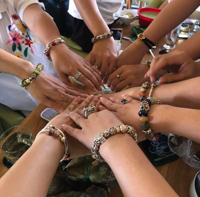 Có 1 thú chơi trang sức của hội chị em tồn tại gần chục năm nay, đã bước chân vào thì khó mà dứt ra được - Ảnh 8. Có 1 thú chơi trang sức của hội chị em tồn tại gần chục năm nay, đã bước chân vào thì khó mà dứt ra được - Ảnh 8.