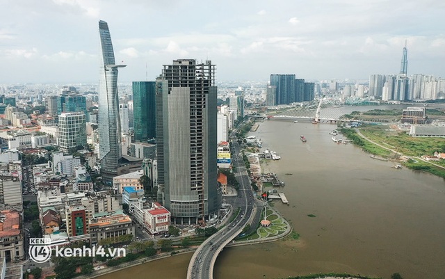 Tòa cao ốc bị bỏ hoang gần một thập kỷ ở Sài Gòn đang được thi công trở lại, liệu có hồi sinh? - Ảnh 1.