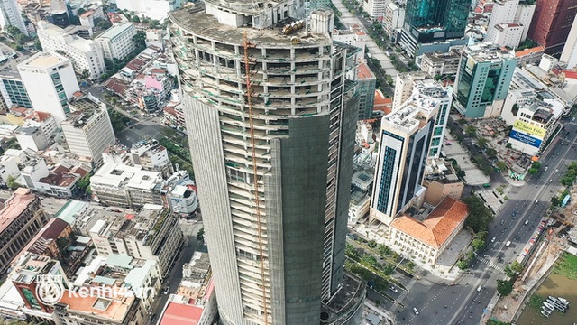 Tòa cao ốc bị bỏ hoang gần một thập kỷ ở Sài Gòn đang được thi công trở lại, liệu có hồi sinh? - Ảnh 2.