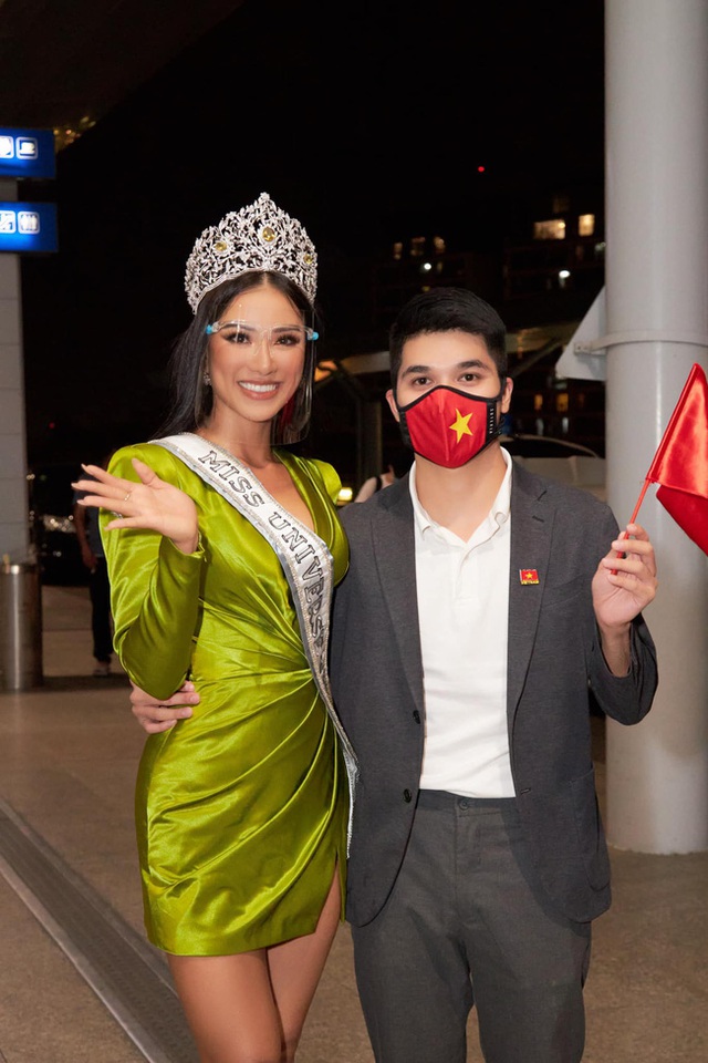 Bật mí về người đàn ông quyền lực, chuyên đưa các hoa hậu Việt Nam đến các cuộc thi quốc tế - Ảnh 1.