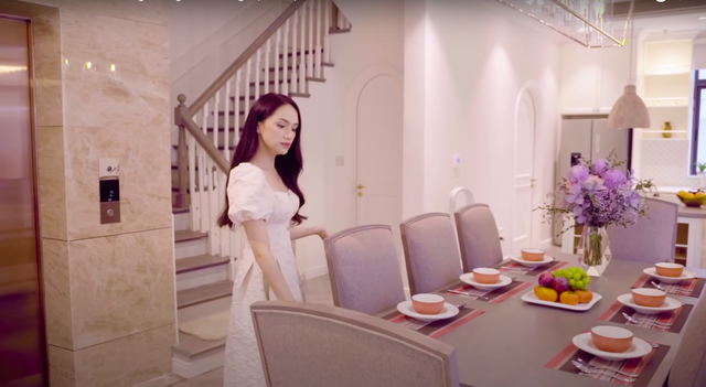 Hoa hậu chuyển giới Hương Giang khoe cận cảnh biệt thự đắt đỏ, có cả thang máy - Ảnh 6.