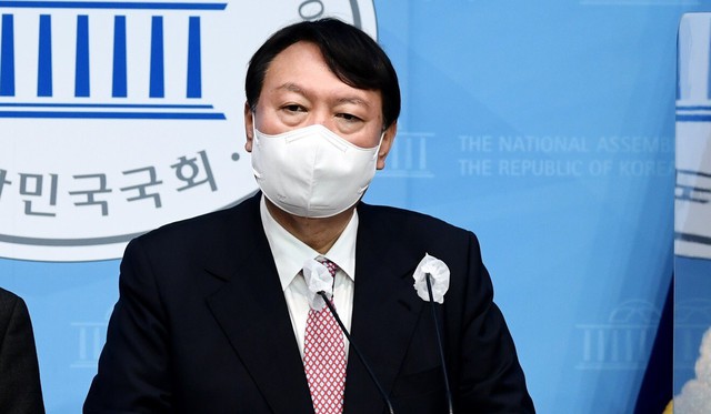 Ứng viên Tổng thống Hàn Quốc gây tranh cãi mạnh vì nuôi 4 con cún mà vẫn bảo vệ chuyện ăn thịt chó - Ảnh 1.