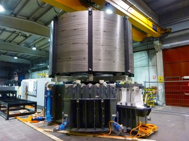 Nam châm của lò phản ứng hợp hạch ITER nhấc được cả tàu sân bay trăm ngàn tấn, mạnh hơn từ trường Trái Đất 280.000 lần - Ảnh 2.