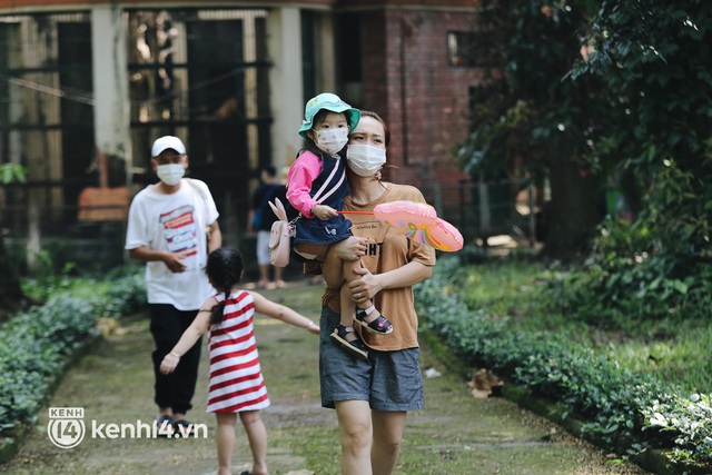  Ngày đầu Thảo Cầm Viên Sài Gòn mở cửa sau 6 tháng tạm dừng vì dịch, người dân háo hức mua vé ghé thăm bầy thú - Ảnh 5.