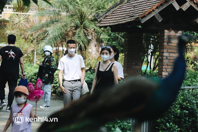  Ngày đầu Thảo Cầm Viên Sài Gòn mở cửa sau 6 tháng tạm dừng vì dịch, người dân háo hức mua vé ghé thăm bầy thú - Ảnh 7.