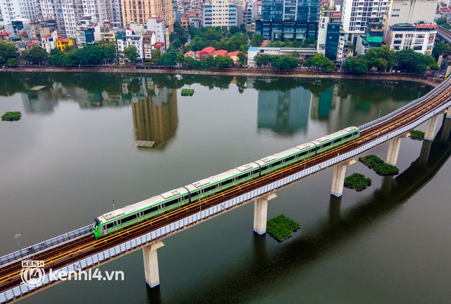  Chùm ảnh: Nhìn lại 10 năm thăng trầm tuyến đường sắt nội đô đầu tiên của Việt Nam, Cát Linh - Hà Đông - Ảnh 1.