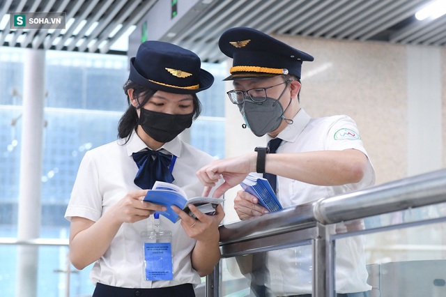  Người đi tàu Cát Linh - Hà Đông: Tàu chạy khá êm, độ rung lắc tương tự tàu ở nước ngoài - Ảnh 14.