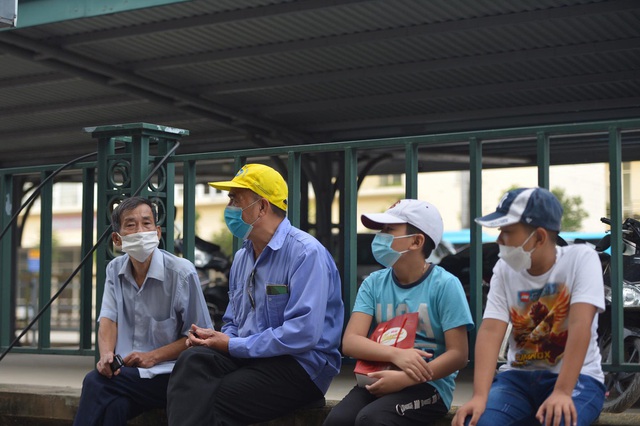  Người đi tàu Cát Linh - Hà Đông: Tàu chạy khá êm, độ rung lắc tương tự tàu ở nước ngoài - Ảnh 7.