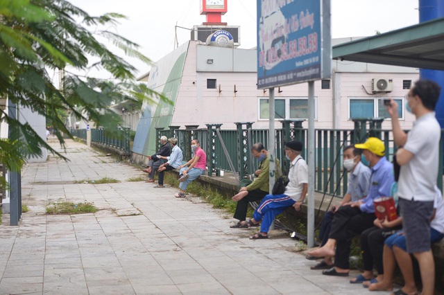  Người đi tàu Cát Linh - Hà Đông: Tàu chạy khá êm, độ rung lắc tương tự tàu ở nước ngoài - Ảnh 9.