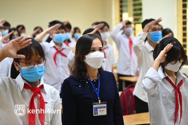  Chùm ảnh: Huyện duy nhất ở Hà Nội cho học sinh đi học trở lại; bố trí phòng riêng nếu có biểu hiện ho, sốt - Ảnh 6.