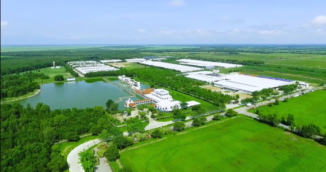 Vinamilk tiếp tục được vinh danh trong Top 10 Doanh nghiệp Phát triển bền vững nhất Việt Nam 2021 - Ảnh 3.