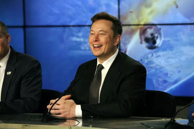  Time bị chỉ trích vì chọn tỉ phú Elon Musk là Nhân vật của năm  - Ảnh 2.