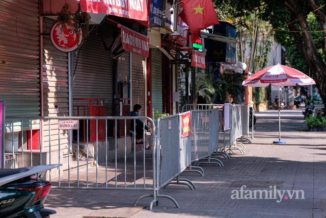 Toàn cảnh các địa điểm đang khẩn tìm người liên quan F0 ở Hà Nội: Nơi đóng cửa im ỉm, nơi đón khách nhộn nhịp - Ảnh 4.