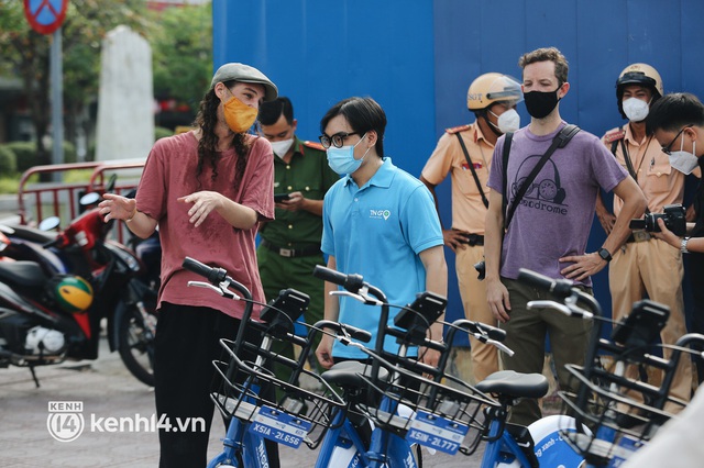  Xe đạp công cộng có tính phí ở TP.HCM chính thức hoạt động: Bạn trẻ hào hứng bỏ tiền thuê đi dạo ngắm cảnh - Ảnh 11.