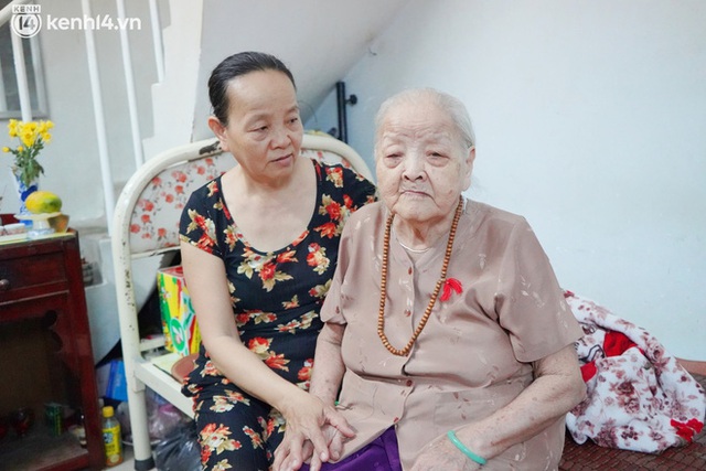  Chuyện của Thuận: Từ chàng sinh viên miền Tây đến người phác họa chân dung lửa độc đáo, gồng gánh nuôi cả gia đình - Ảnh 2.