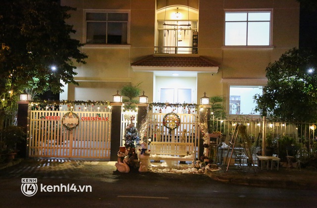  Ảnh: Khu nhà giàu Sài Gòn trang hoàng rực rỡ cho những căn biệt thự triệu USD để đón Noel và năm mới 2022 - Ảnh 19.